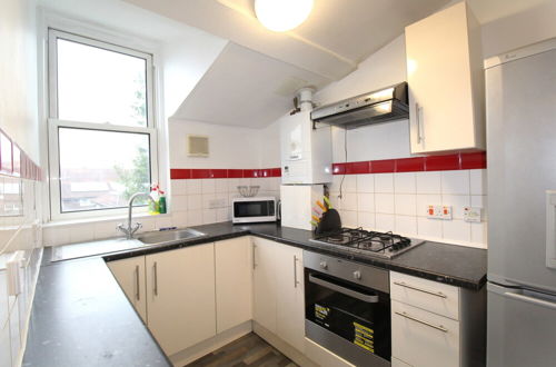 Photo 3 - Stunning 1-bed Apartment in London