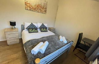 Photo 1 - Stunning 1-bed Apartment in London