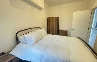 Photo 1 - Stylish & Modern 1BD Flat, West Hampstead