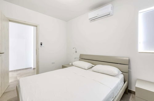 Photo 7 - Gzira Suite 14-hosted by Sweetstay