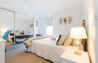 Photo 2 - Cosy 2 Bedroom Townhouse Near the CBD