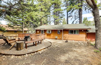 Foto 3 - Pet-friendly Cabin w/ Fire Pit & Game Room