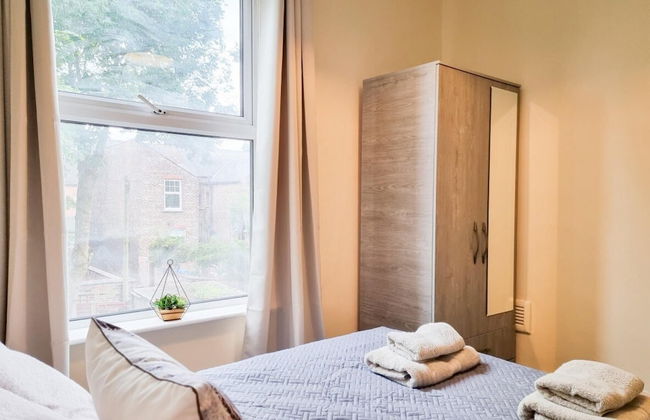 Marvellous 5 bed Perfect for Family or Contractor - Foto 2