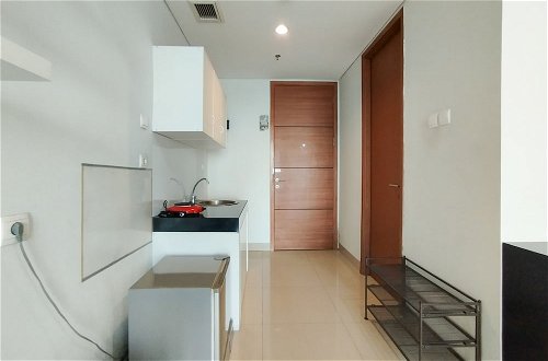 Photo 17 - Nice And Comfy 1Br At Dago Suites Apartment