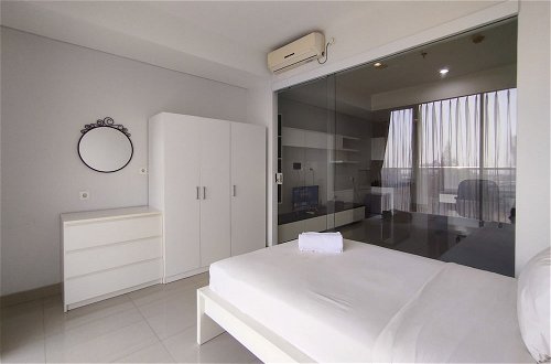 Photo 12 - Nice And Comfy 1Br At Dago Suites Apartment