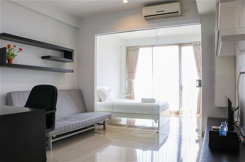 Foto 30 - Nice And Comfy 1Br At Dago Suites Apartment