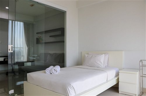 Photo 6 - Nice And Comfy 1Br At Dago Suites Apartment