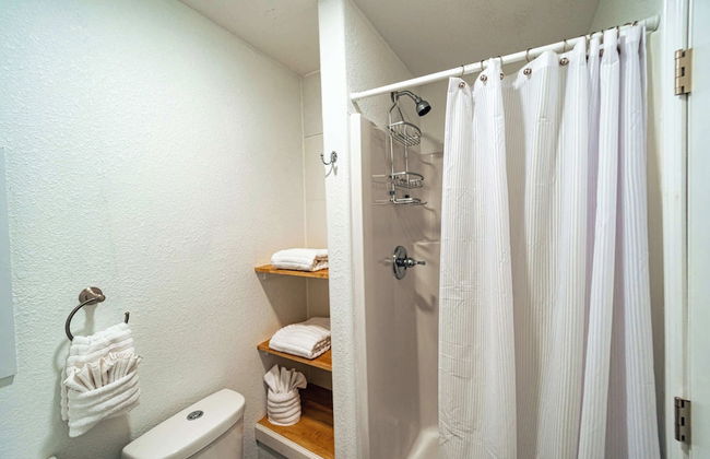 White Oak Landing Spacious 6 BDR w/ Boat Slip! - Foto 25