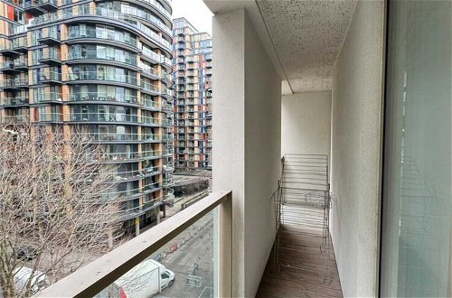 Foto 15 - Contemporary 2BD Flat W/balcony Canary Wharf