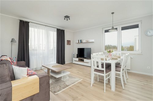 Photo 1 - Apartment for 6 in Poznan by Renters