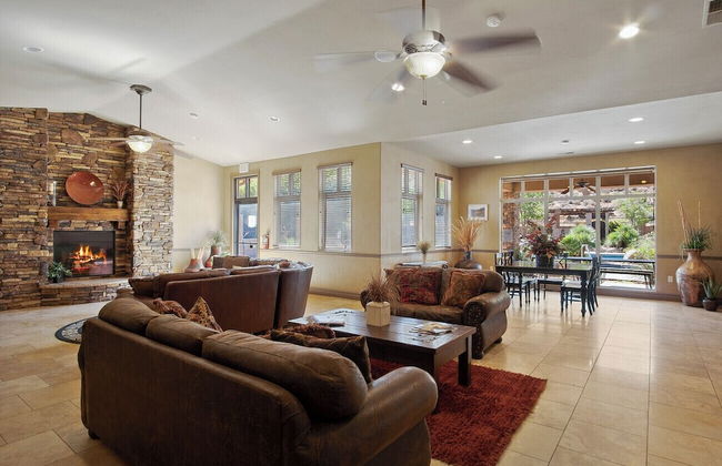 Touch of Class Stunning 5 Bdr! - Foto 62
