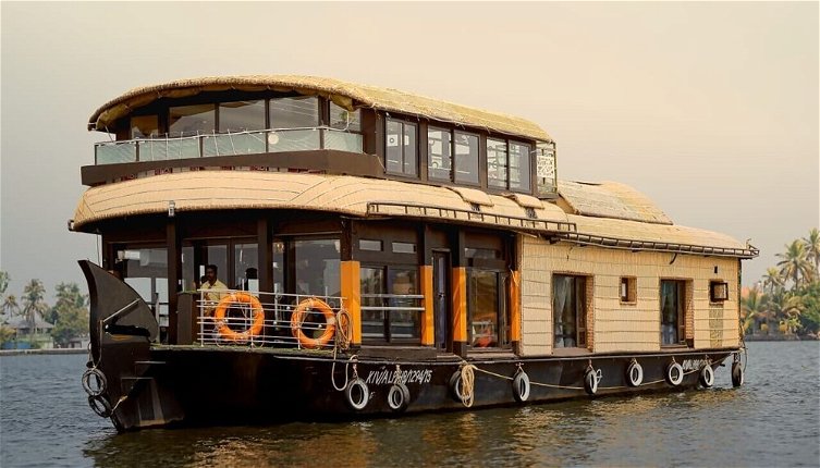 Photo 1 - Luxury Houseboat