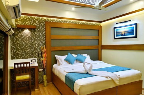 Photo 16 - Luxury Houseboat