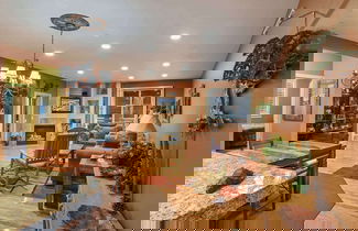 Foto 1 - Crystal Charm Amazing 3 BDR Condo Close to Beaches, Casinos, & Skiing!