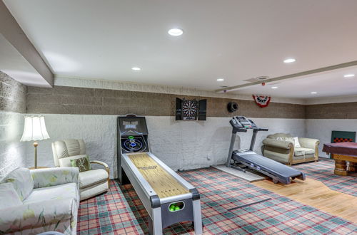 Foto 8 - Spacious Lucas Home w/ Private Pool & Game Room