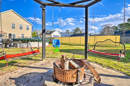 Photo 14 - Norfolk Beach House Rental w/ Private Pool