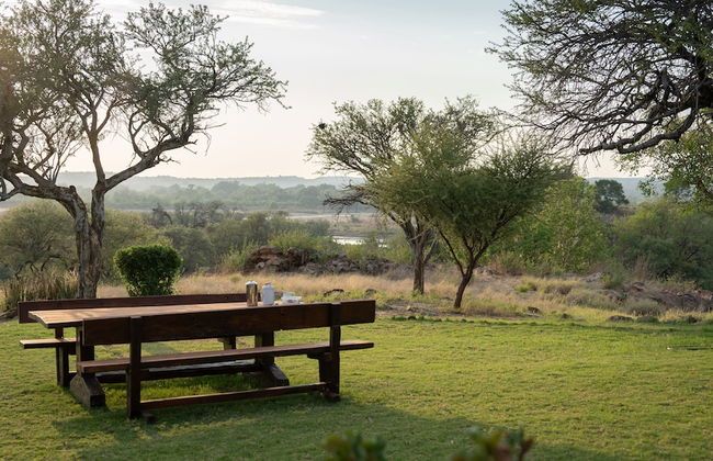 Shalimpo Safari Home - Mashatu Game Reserve - Photo 23