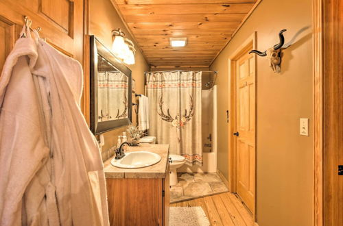 Photo 18 - Luxe Fightingtown Creek Cabin: 2 King Suites & Spa