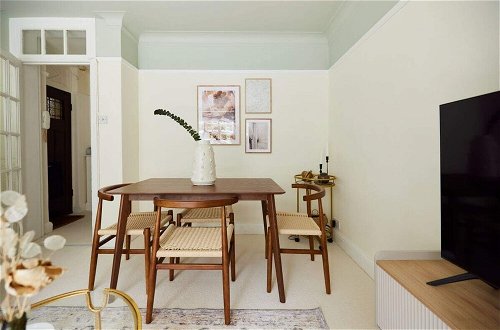 Photo 10 - The Golders Green Place - Modern and Bright 1bdr Flat