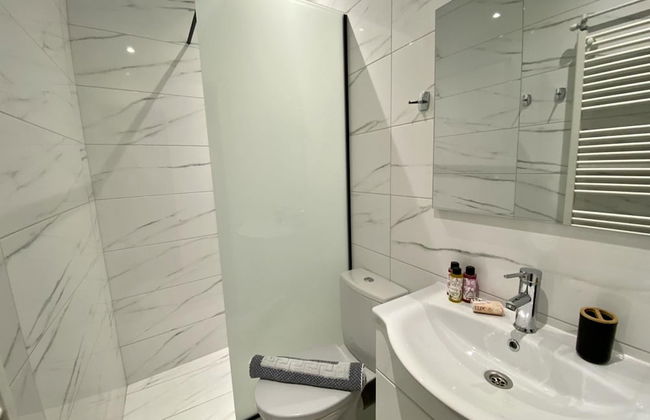 Oasis Garden Apartment - Photo 15