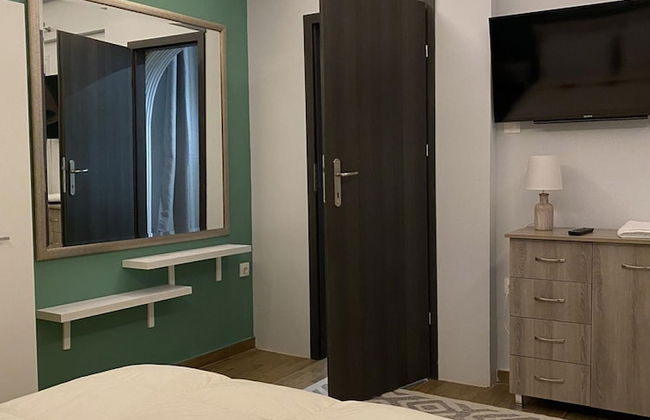 Oasis Garden Apartment - Photo 16