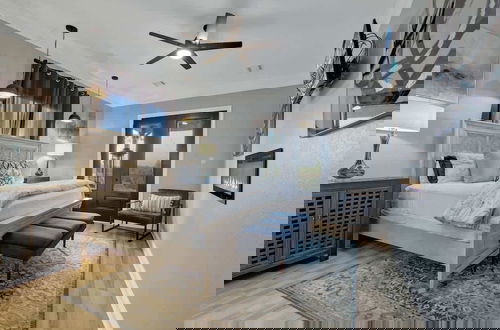 Photo 3 - The Heavy Pour