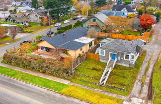 Photo 1 - Walk to the waterfront The Hobbit House