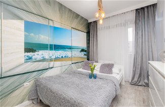 Photo 1 - Beach Wave Apartment by Renters Prestige