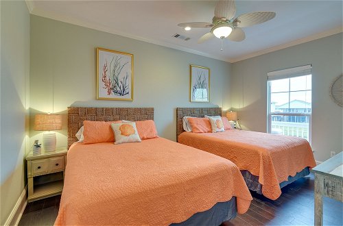 Photo 30 - Oceanfront Crystal Beach Vacation Home w/ Deck
