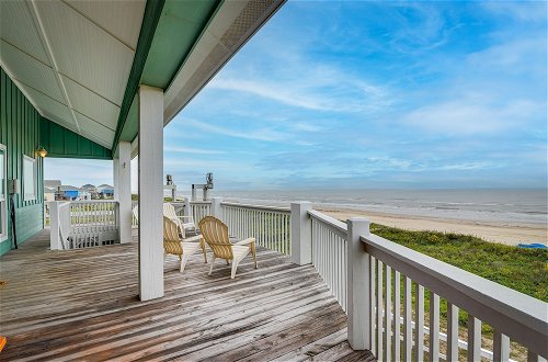 Photo 1 - Oceanfront Crystal Beach Vacation Home w/ Deck