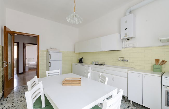 JOIVY Family Flat W/Terrace & Parking Near Beach - Photo 15