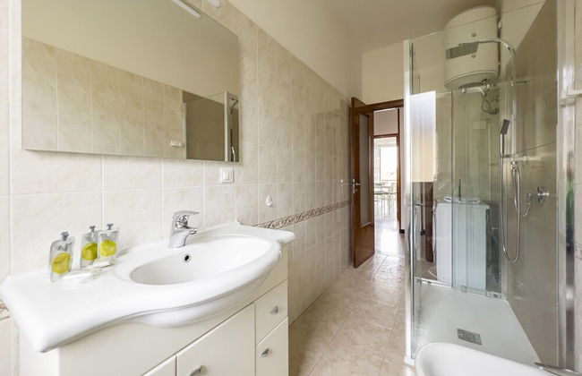 JOIVY Family Flat W/Terrace & Parking Near Beach - Photo 34