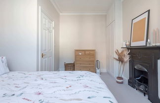 Photo 2 - Stylish River Apartment - West Putney Embankment