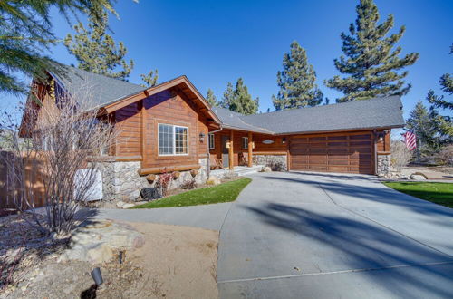 Foto 6 - Big Bear Lake Cabin Rental w/ Hot Tub & Fire Pit