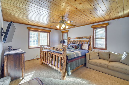 Photo 13 - Big Bear Lake Cabin Rental w/ Hot Tub & Fire Pit