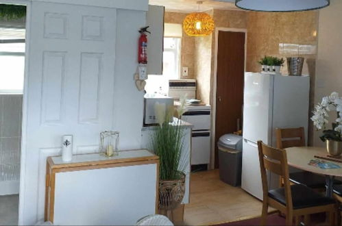 Photo 4 - Stunning 2-bed Chalet in Hemsby Great Yarmouth
