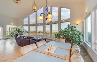 Foto 1 - Oceanfront Oregon Home w/ Sunroom & Game Room