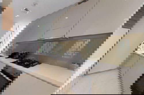 Photo 10 - Maison Privee - Tranquil Apt w/ Mesmerizing Views cls to Marina