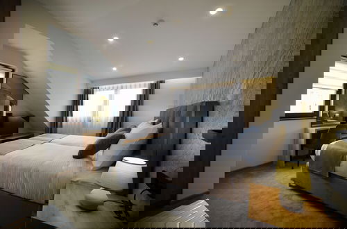 Photo 13 - Lakeside Residence