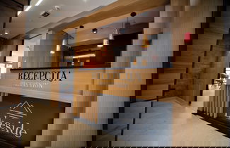 Photo 2 - Lakeside Residence