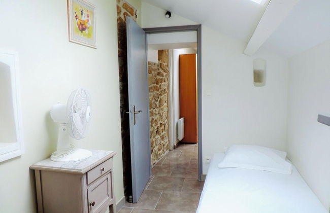 Authentic Stone Mas Retreat - Photo 8