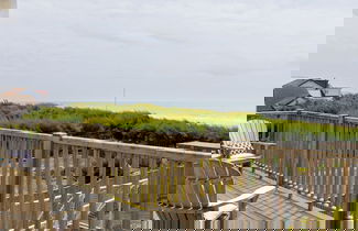 Foto 2 - Hamptons Style Lux Beach House