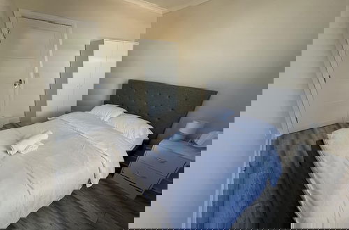 Foto 11 - New Spacious 4 Bed Apartment in Kew Bridge