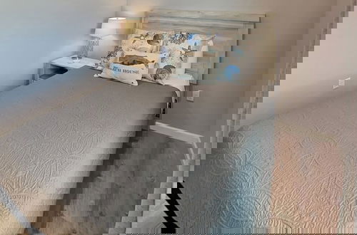 Foto 3 - Shark's Tooth Beachfront