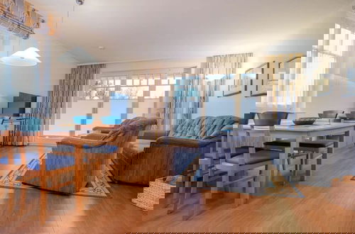 Photo 5 - Comfy Apartment With 1 Bedroom and Balcony 53