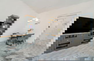 Foto 3 - Large Family Poznan Apartment by Renters