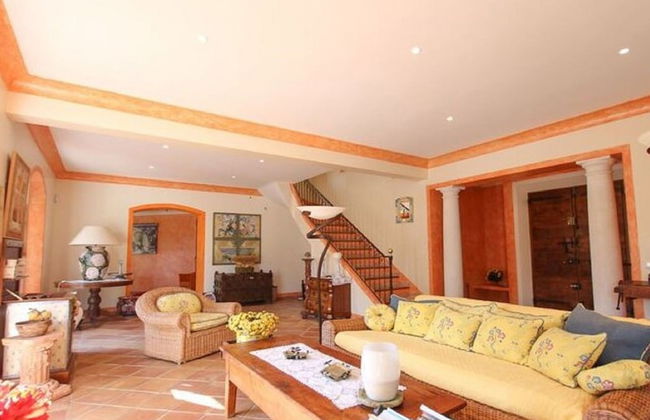 Vibrant Holiday Home With Private Pool - Foto 9