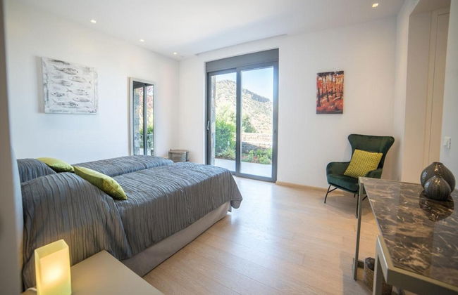 Sea View 6 Bedroom Villa With a Heated Pool - Foto 26