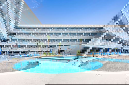 Foto 19 - Beachy Vibe 2 BDR In Desirable HHI Resort!