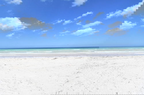 Foto 33 - Arena y Mar Beachfront House, El Cuyo by The Spot Rentals